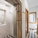 Guestready - Bright Duplex In Downtown Vendégház 3*