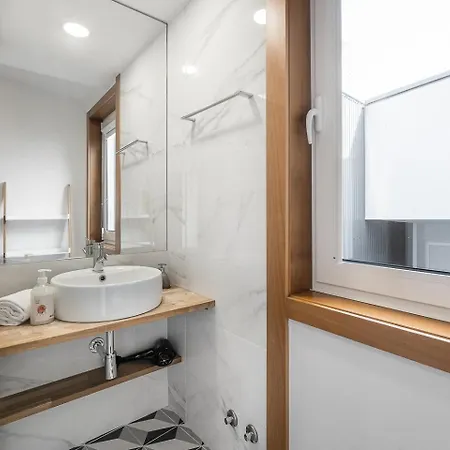 Guestready - Bright Duplex In Downtown Penzion 3*