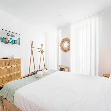 Guestready - Bright Duplex In Downtown Pensjonat 3*