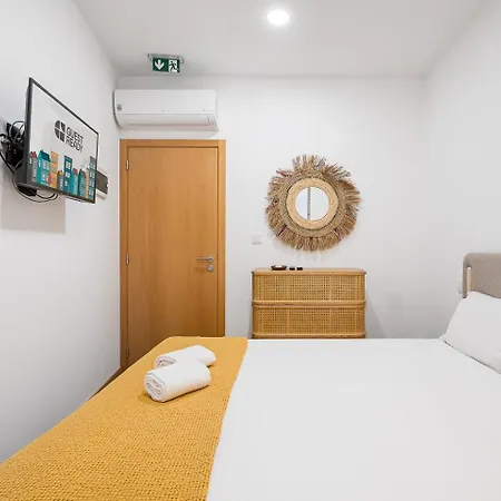 Guestready - Bright Duplex In Downtown 3* 포르투