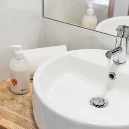 Guestready - Bright Duplex In Downtown Guest house