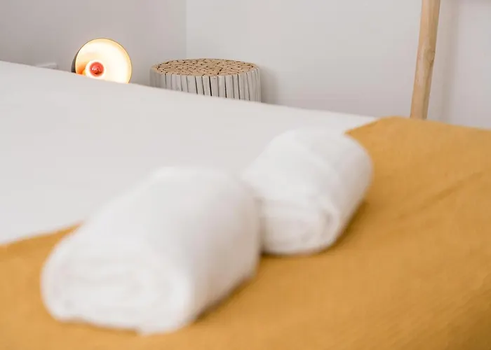 Guestready - Bright Duplex In Downtown Vendégház