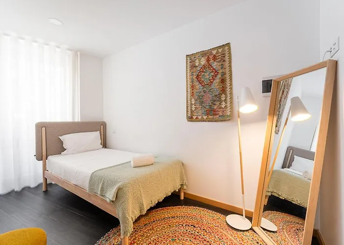 Guestready - Bright Duplex In Downtown Гостевой дом Порту